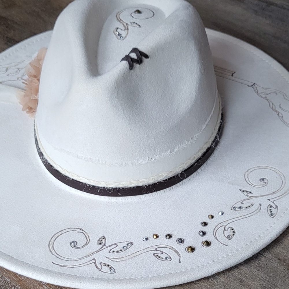 NWT Ivory burned fedora cowboy hat with studs - Picture 2 of 8